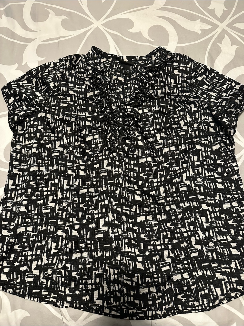 Lane Bryant Black & White Abstract Ruffle Front Blouse